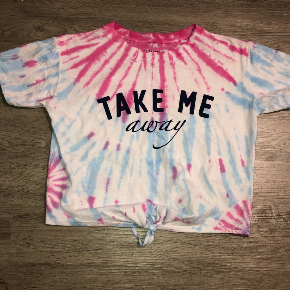 Tie dye cropped T-shirt with tied front. Brand new